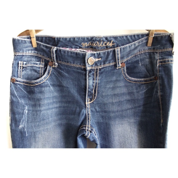 Maurices Distressed Boot Jeans 9/10 Long Preowned - Picture 2 of 8